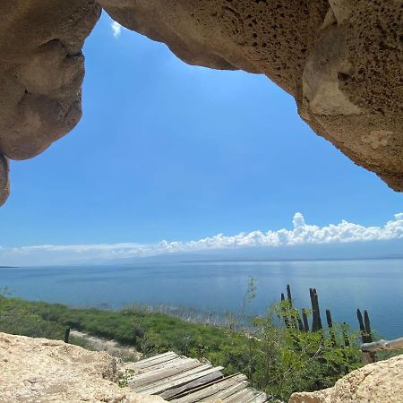 Lago Enriquillo Resort Cerro Al Medio Esterno foto